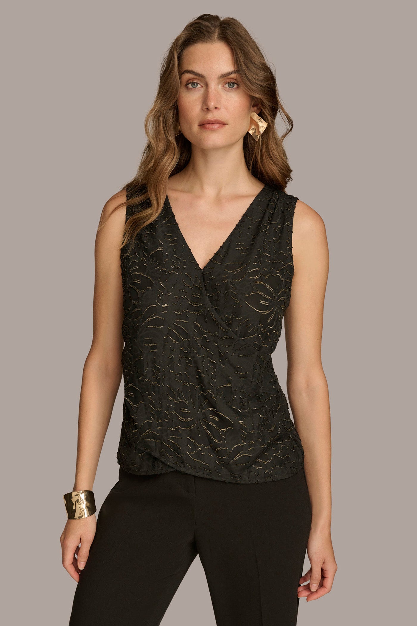 (image for) BREATHTAKING SLEEVELESS NOVELTY V-NECK BLOUSE